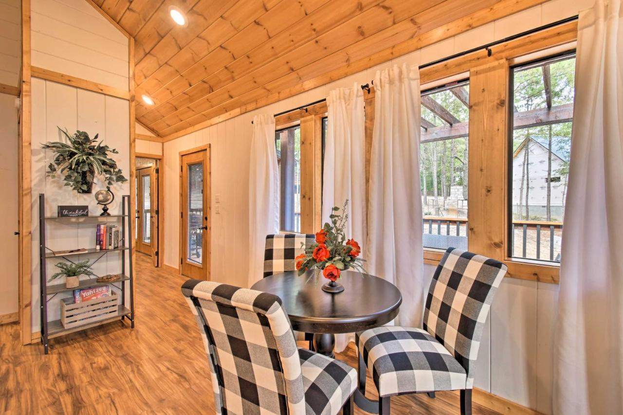 Modern Broken Bow Cabin Large Deck, Bbq And Pergola 外观 照片